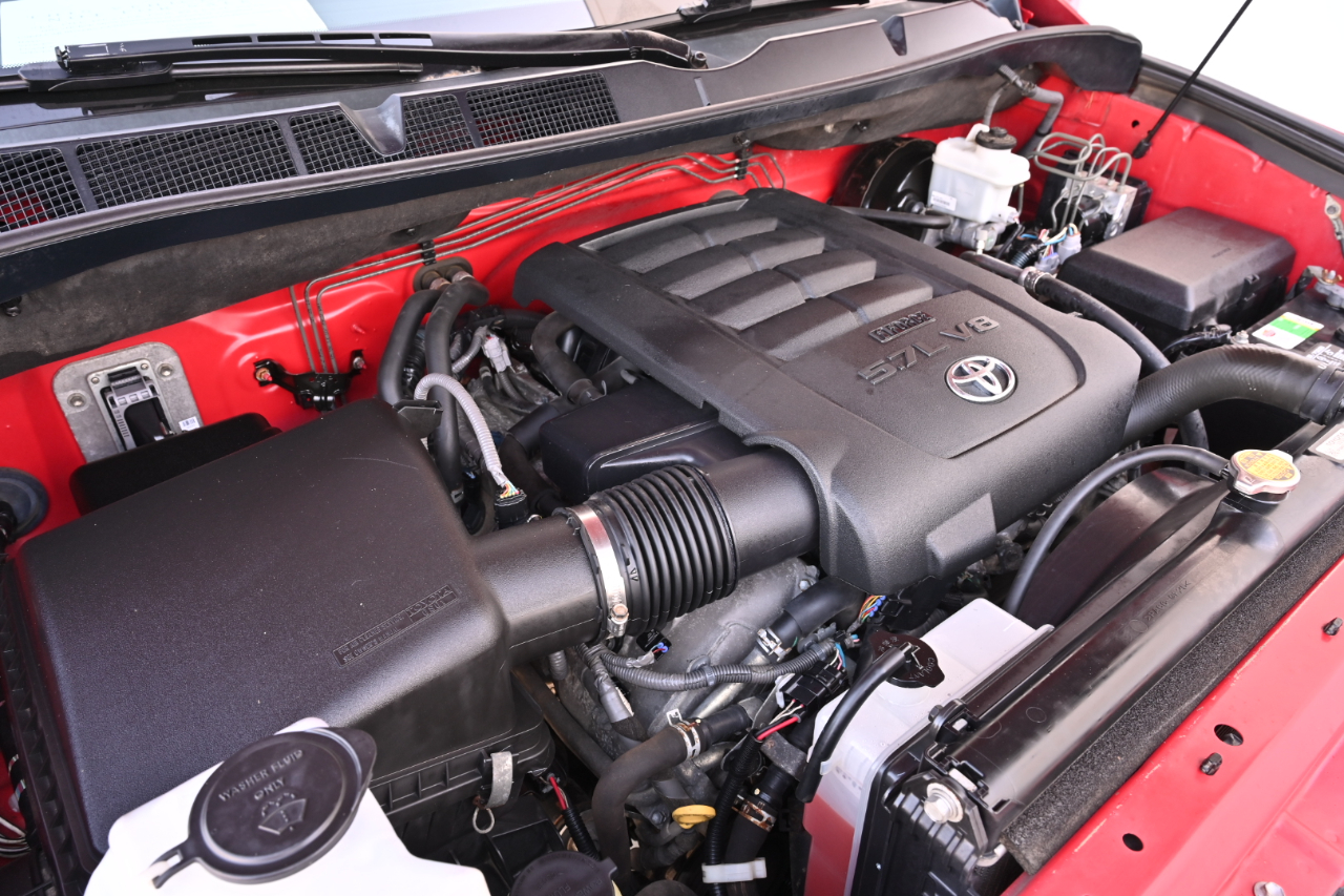 Toyota Tundra 4WD Truck  2013