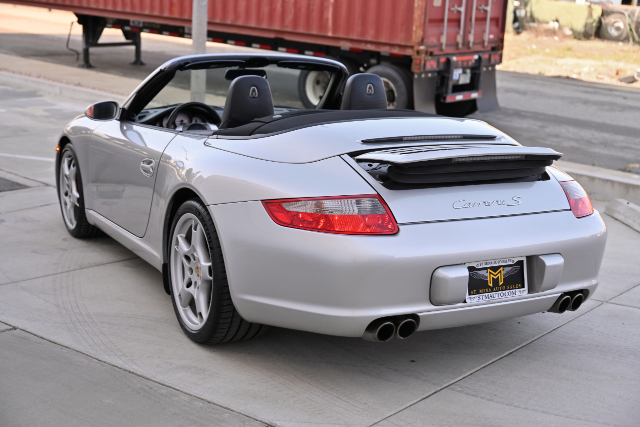 Porsche 911  2005