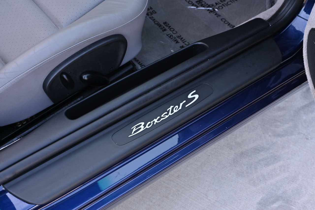 Porsche Boxster  2003