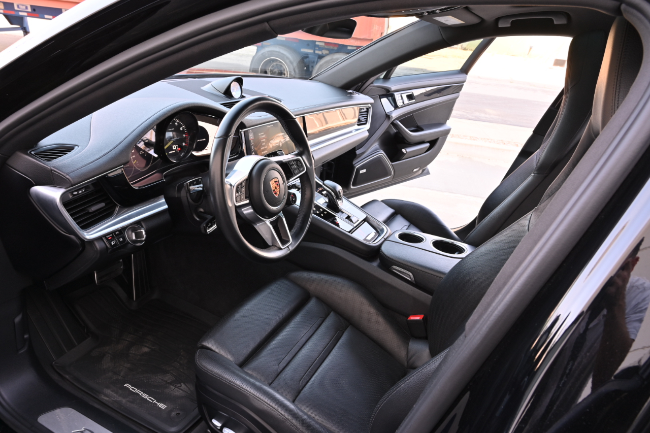 Porsche Panamera Hybrid  2018