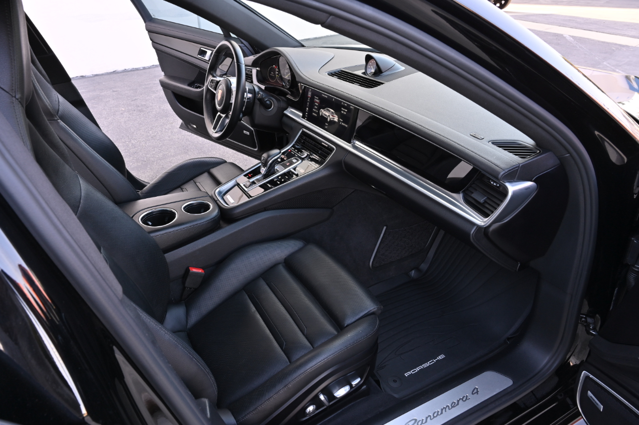 Porsche Panamera Hybrid  2018