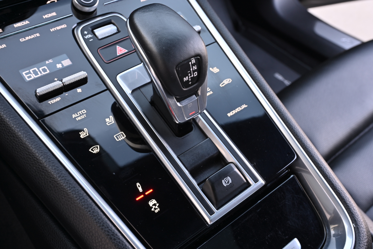 Porsche Panamera Hybrid  2018