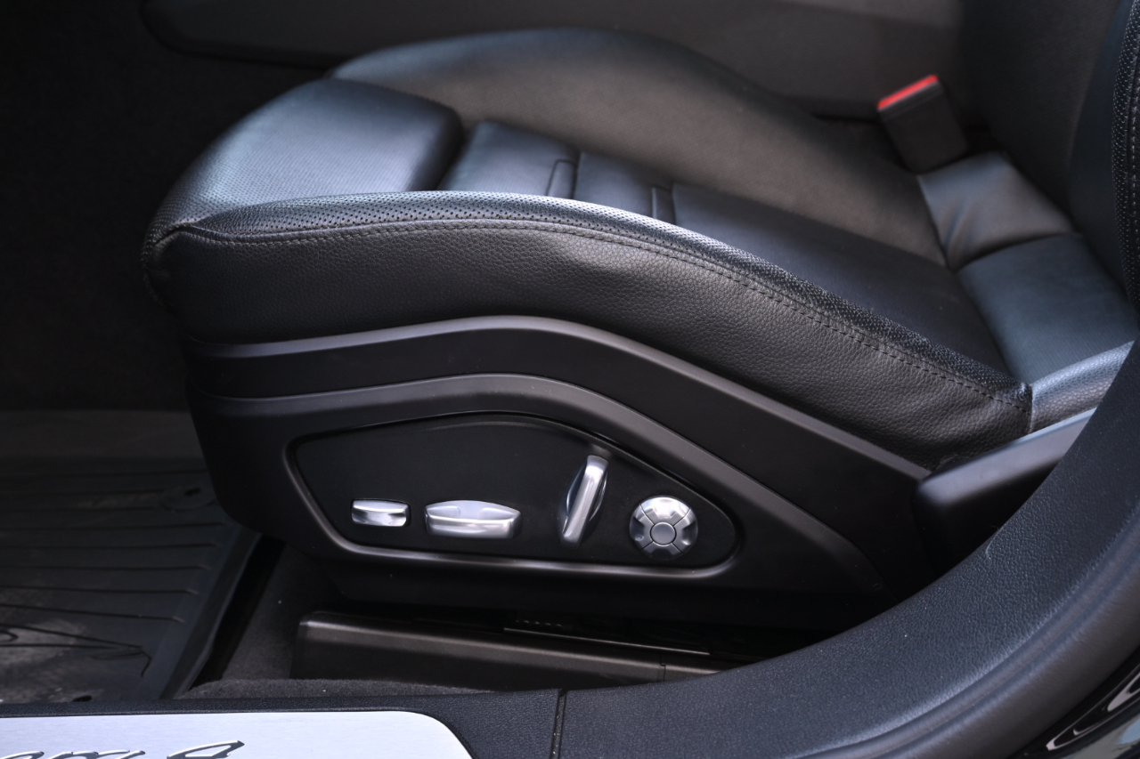 Porsche Panamera Hybrid  2018