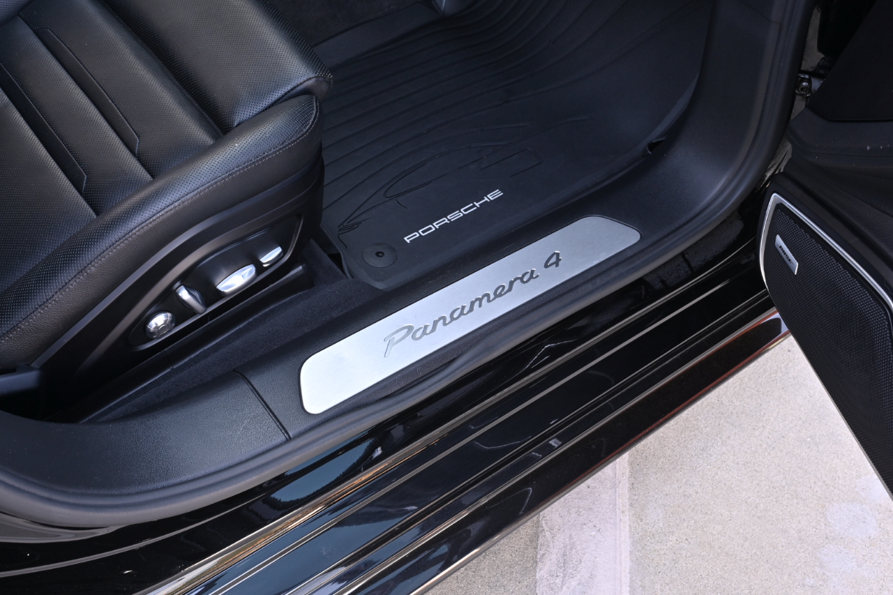 Porsche Panamera Hybrid  2018