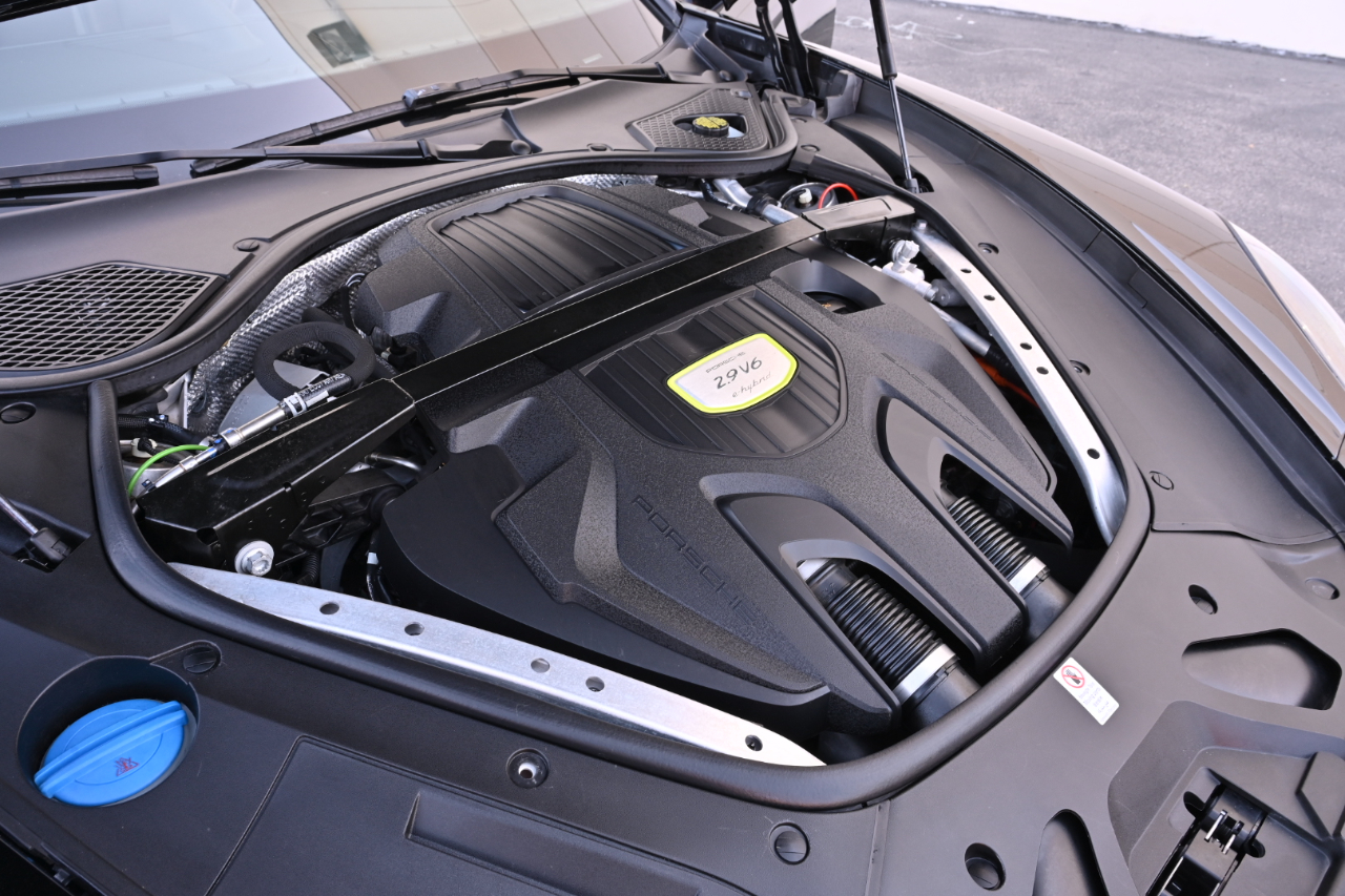 Porsche Panamera Hybrid  2018