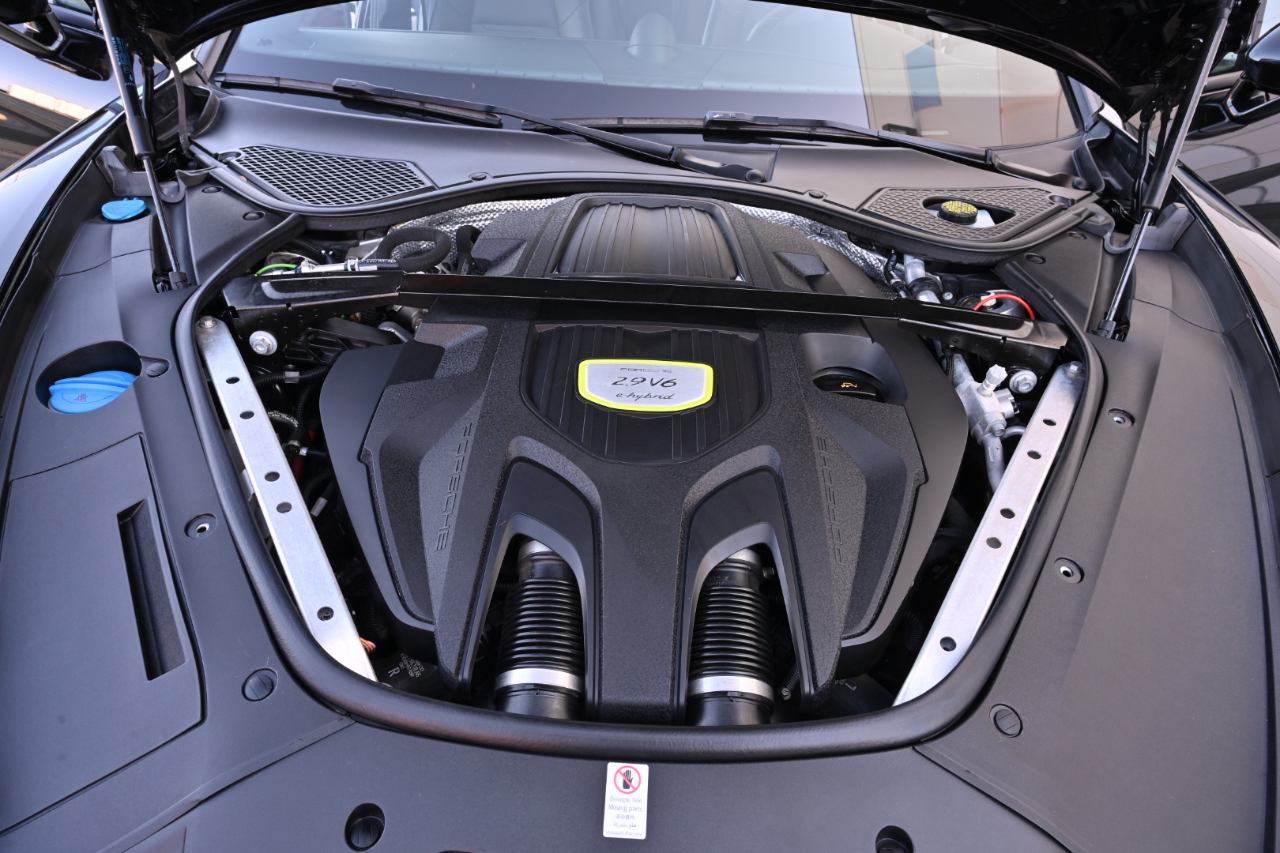 Porsche Panamera Hybrid  2018