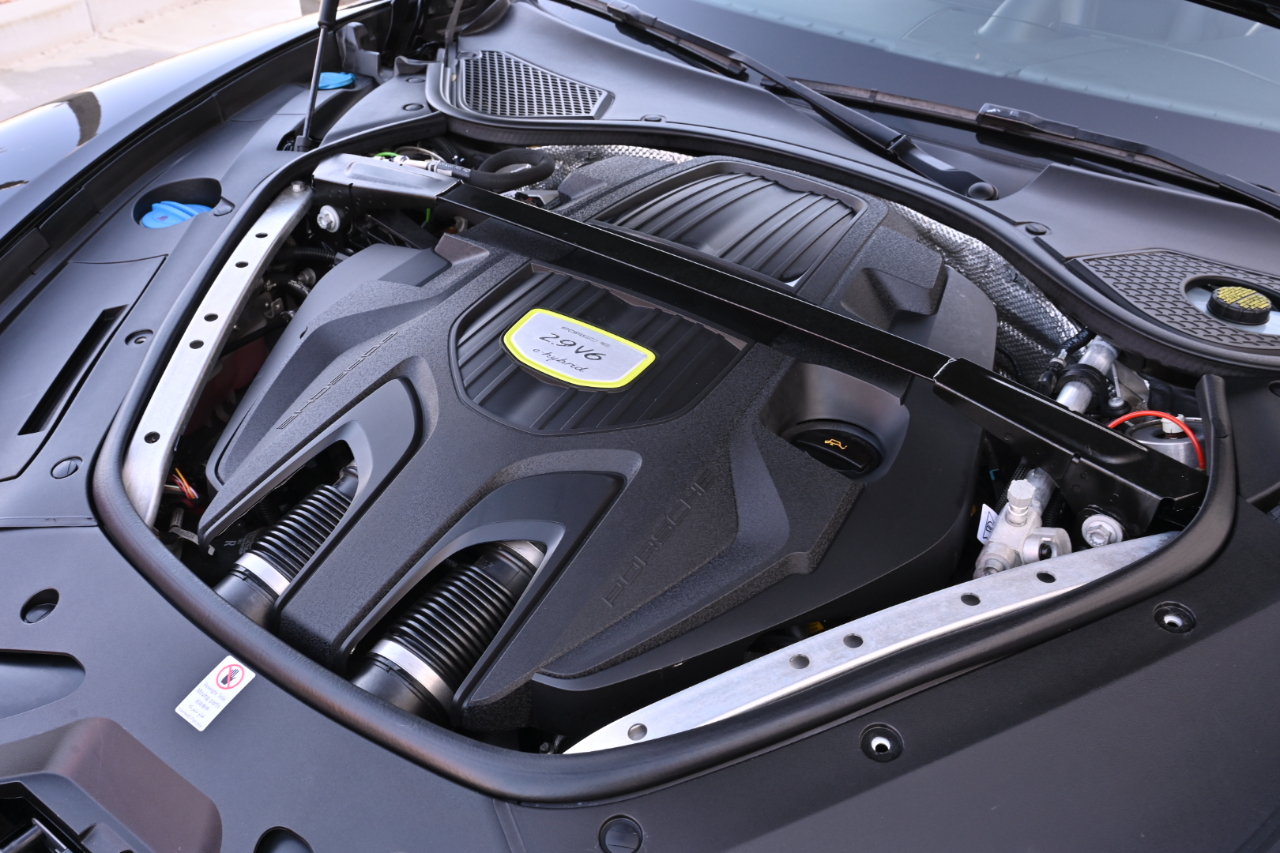 Porsche Panamera Hybrid  2018