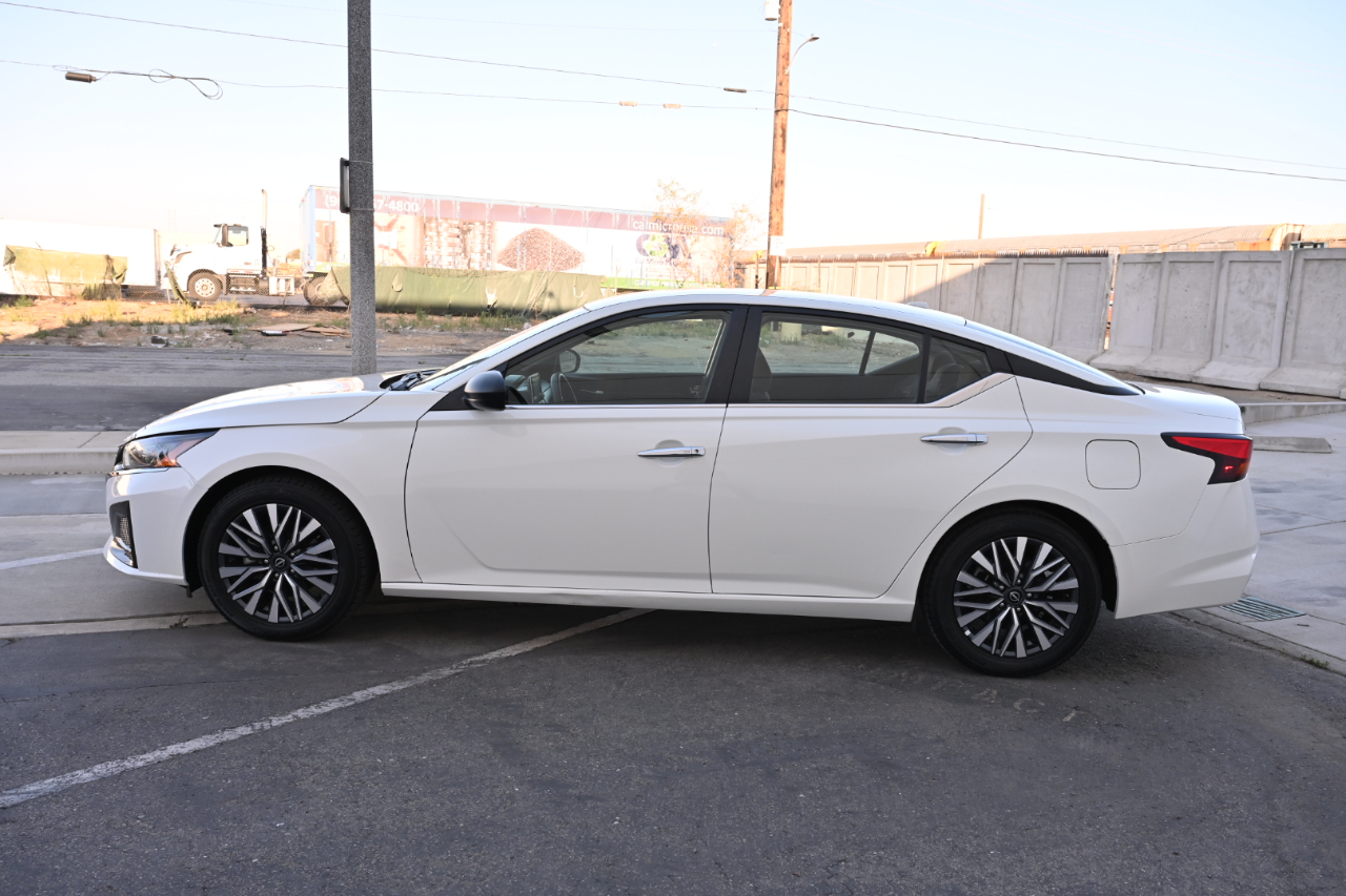 Nissan Altima  2025