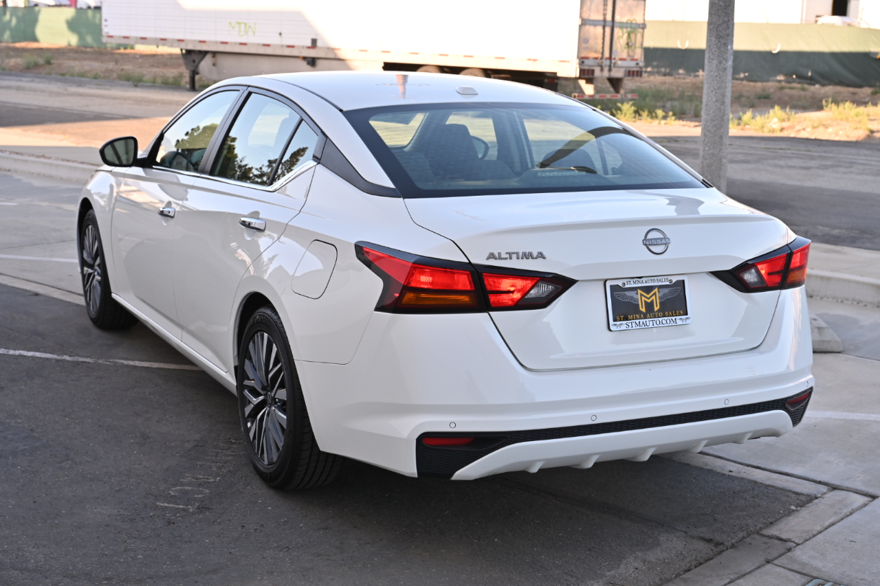 Nissan Altima  2025