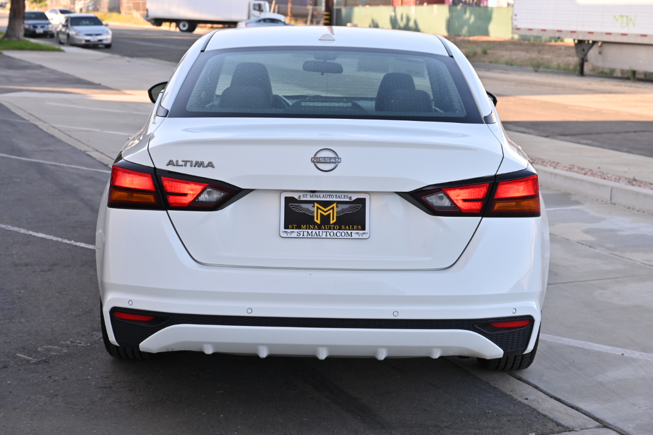 Nissan Altima  2025