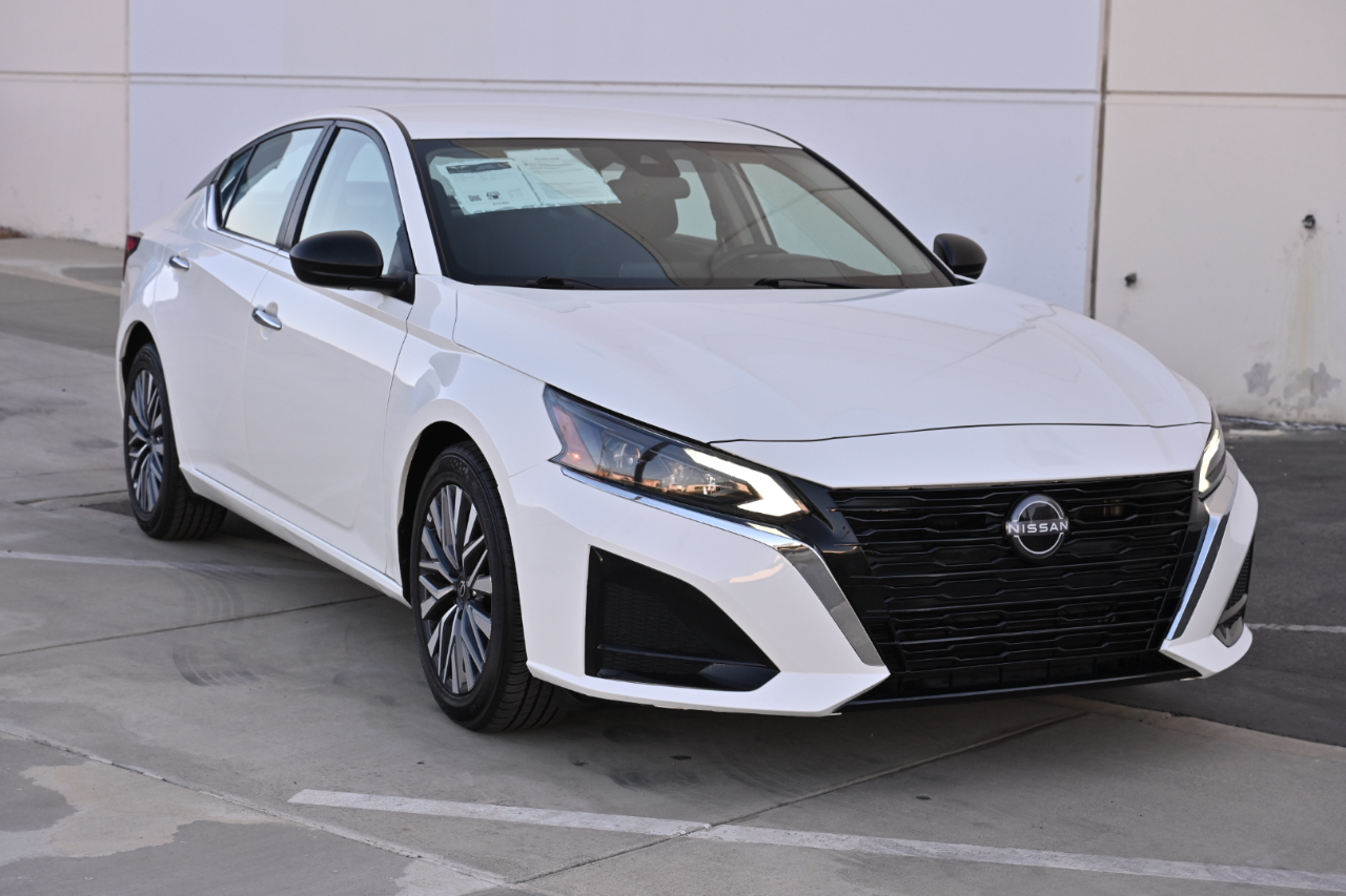 Nissan Altima  2025