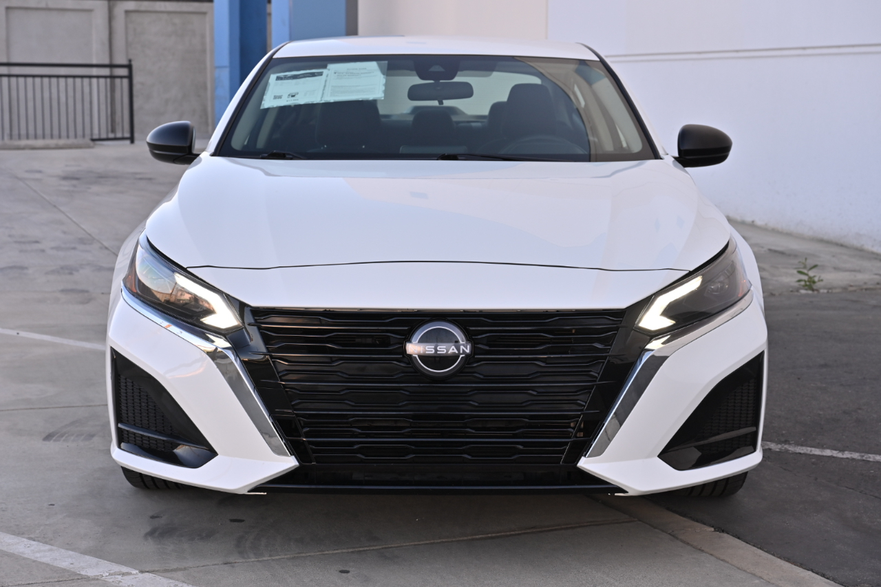 Nissan Altima  2025