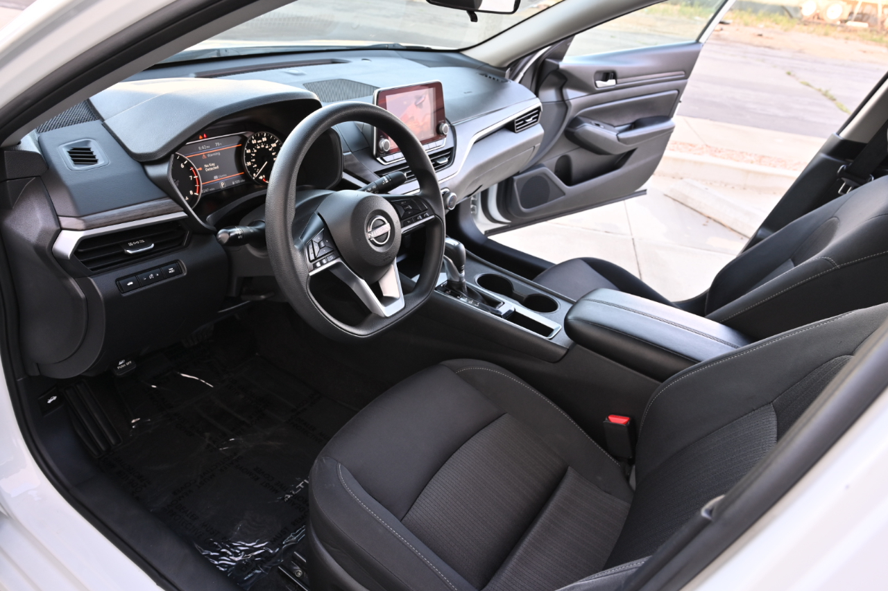 Nissan Altima  2025