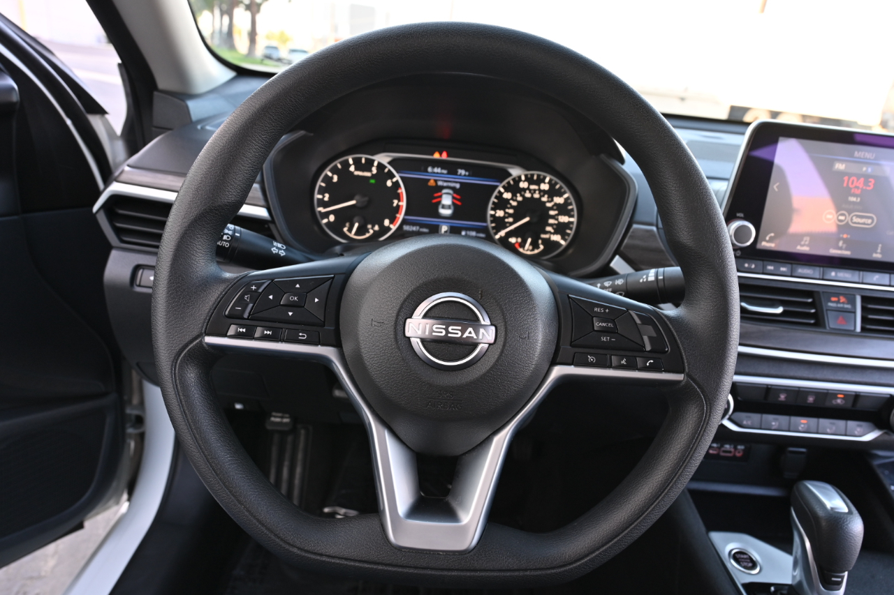 Nissan Altima  2025