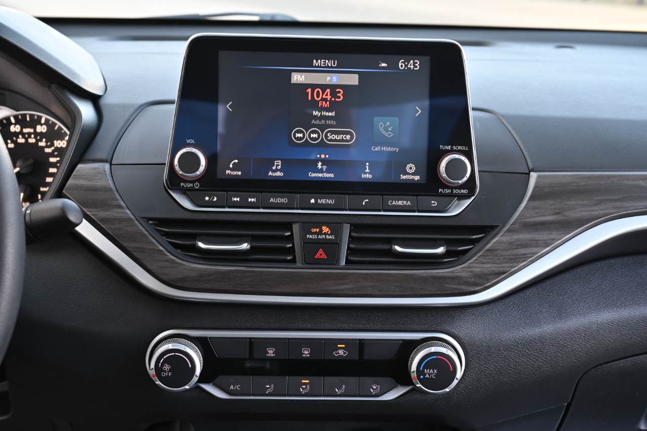 Nissan Altima  2025