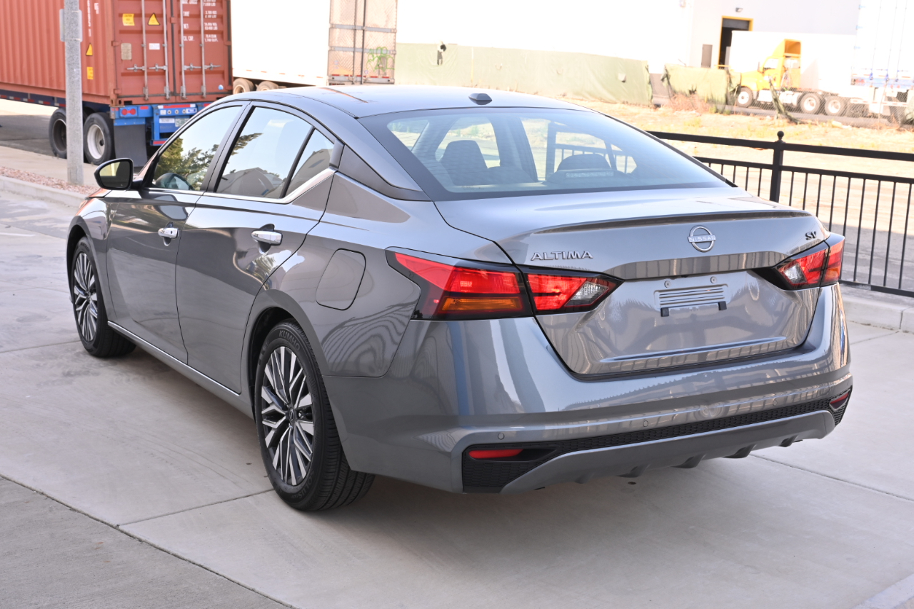 Nissan Altima 2.5 SV Sedan 2024