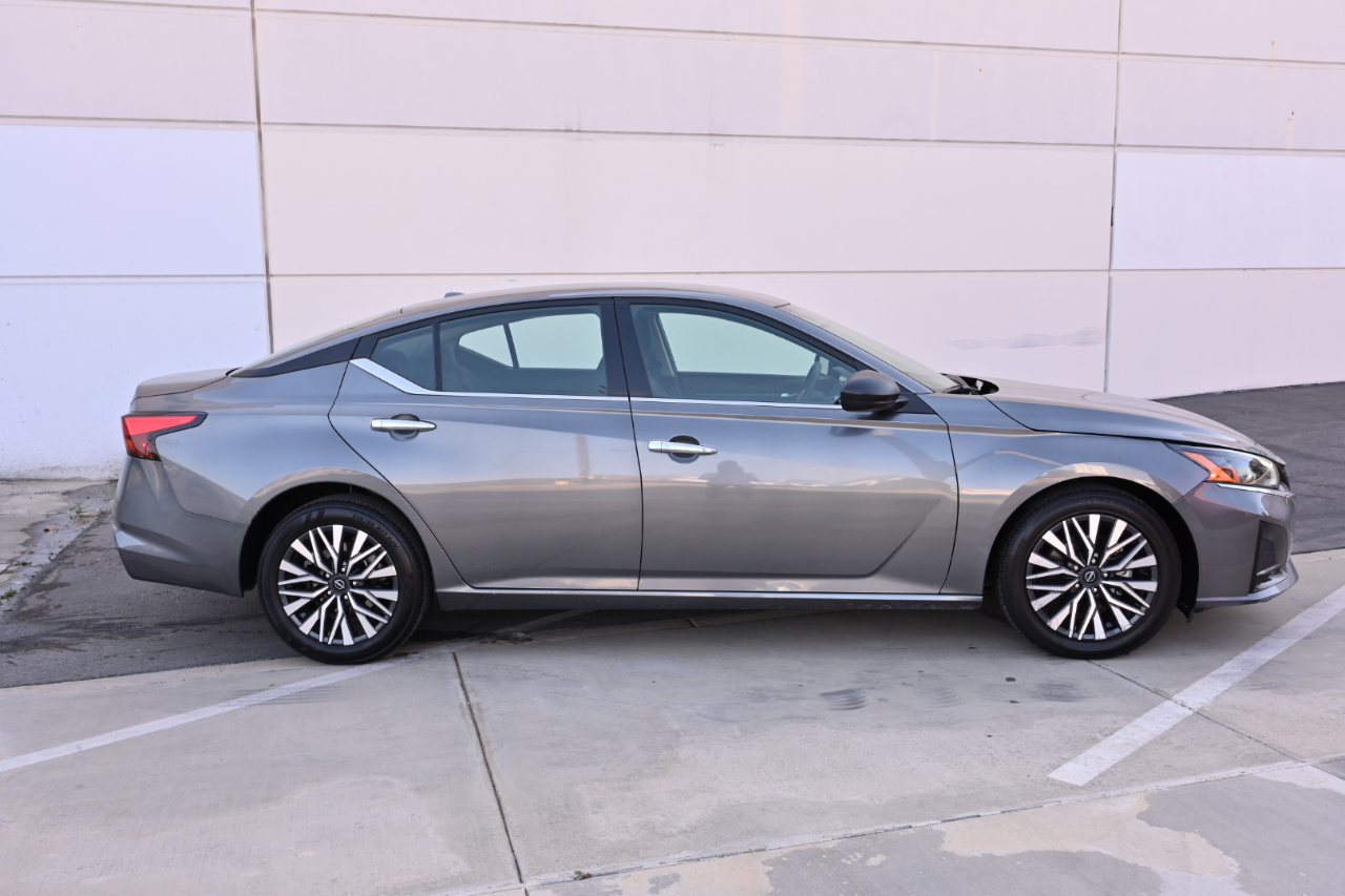 Nissan Altima 2.5 SV Sedan 2024