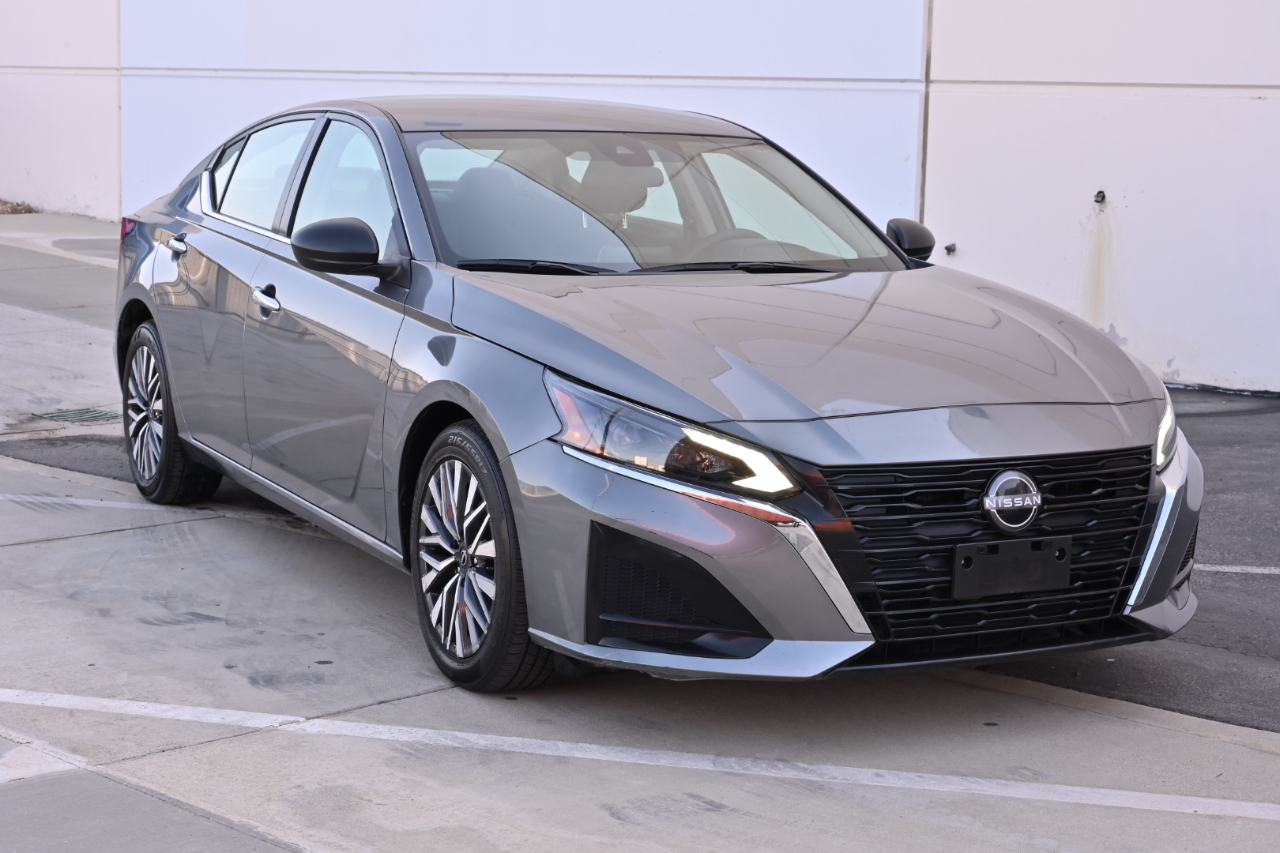 Nissan Altima 2.5 SV Sedan 2024