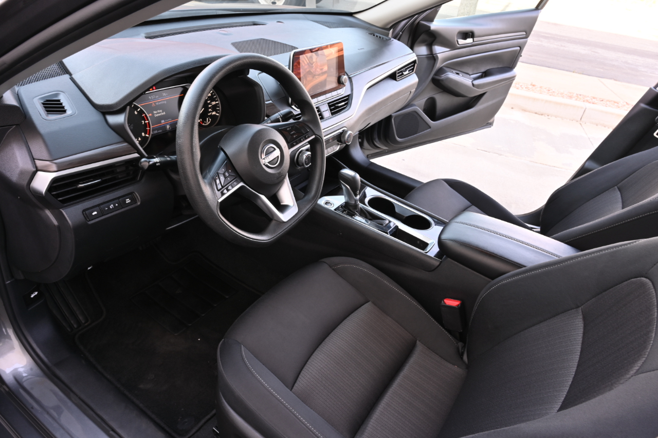 Nissan Altima 2.5 SV Sedan 2024