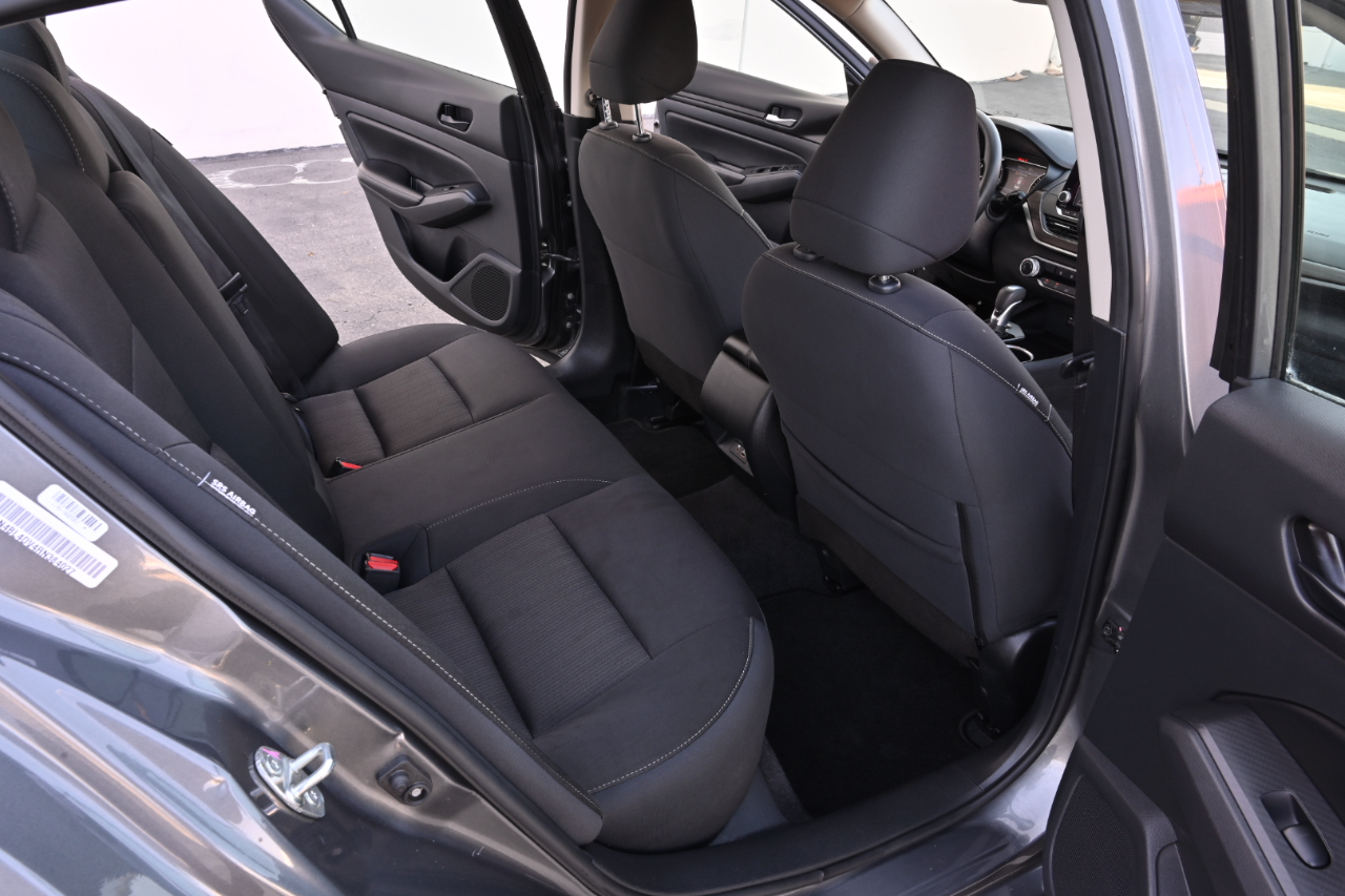 Nissan Altima 2.5 SV Sedan 2024