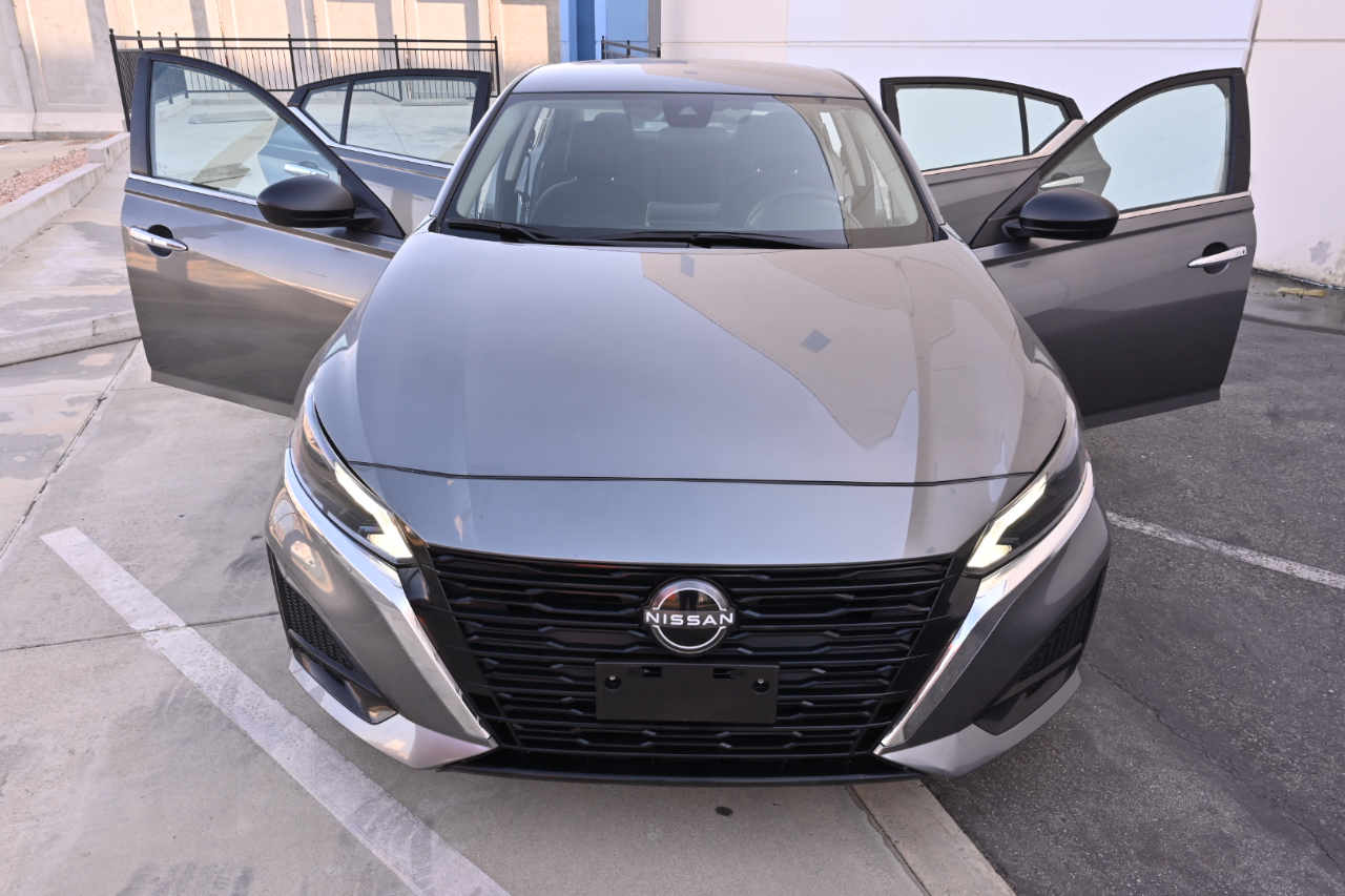 Nissan Altima 2.5 SV Sedan 2024