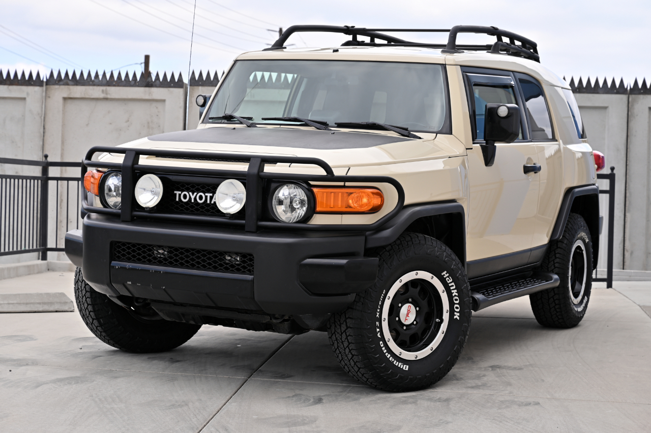 2010 Toyota FJ Cruiser 4WD Trail Teams