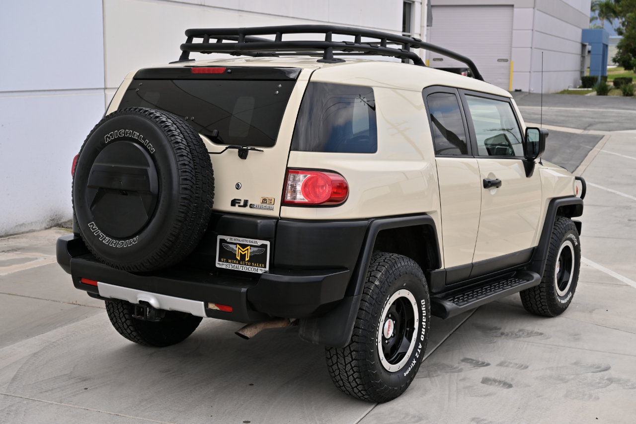 Toyota FJ Cruiser  2010