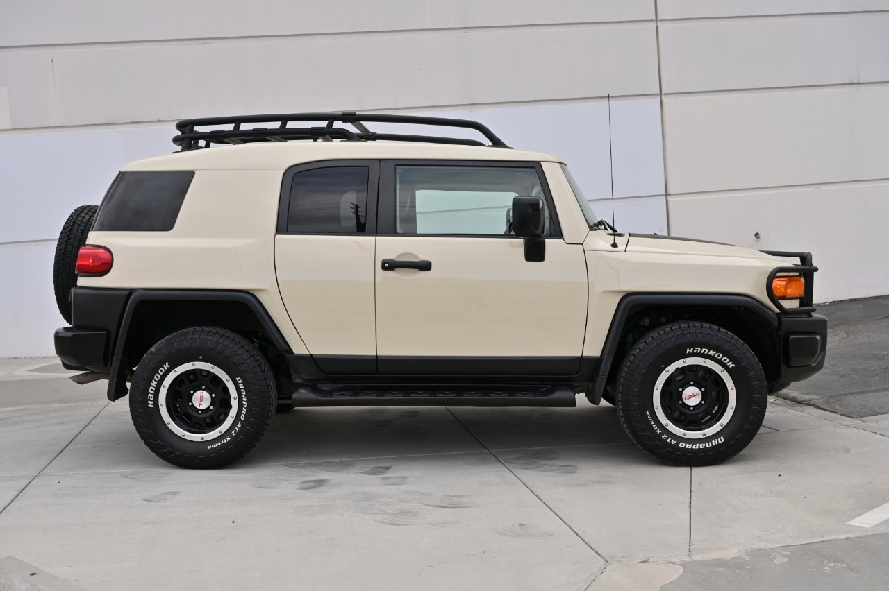 Toyota FJ Cruiser  2010