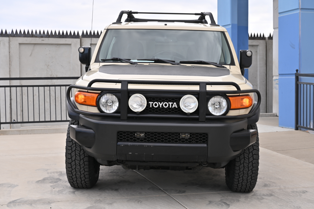 Toyota FJ Cruiser  2010