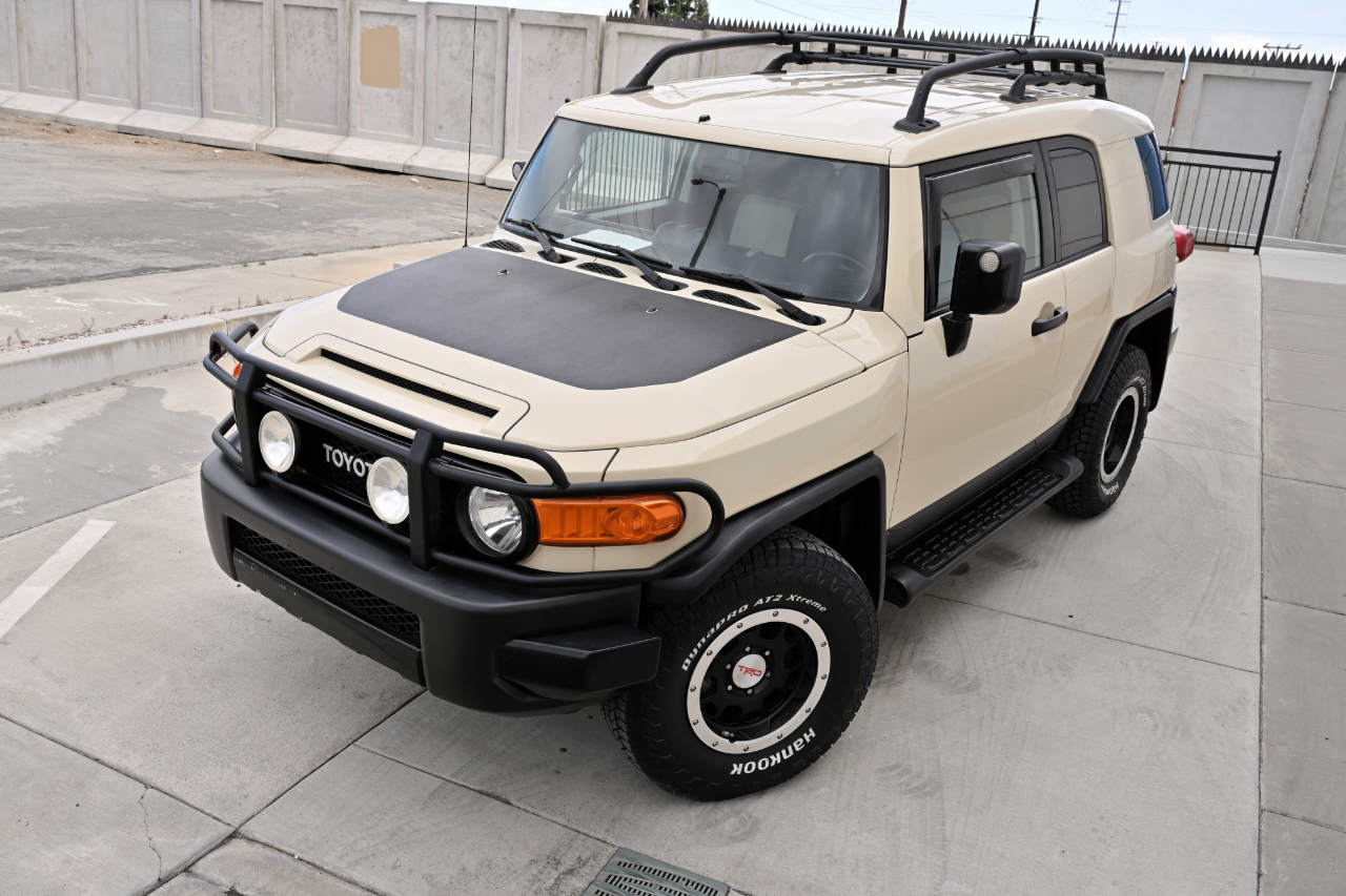 Toyota FJ Cruiser  2010
