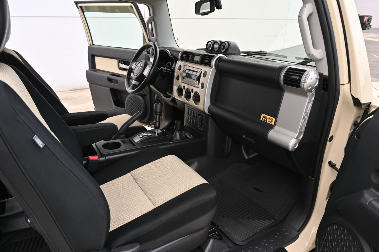 Toyota FJ Cruiser  2010