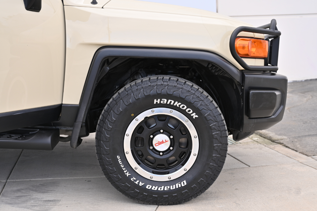 Toyota FJ Cruiser  2010