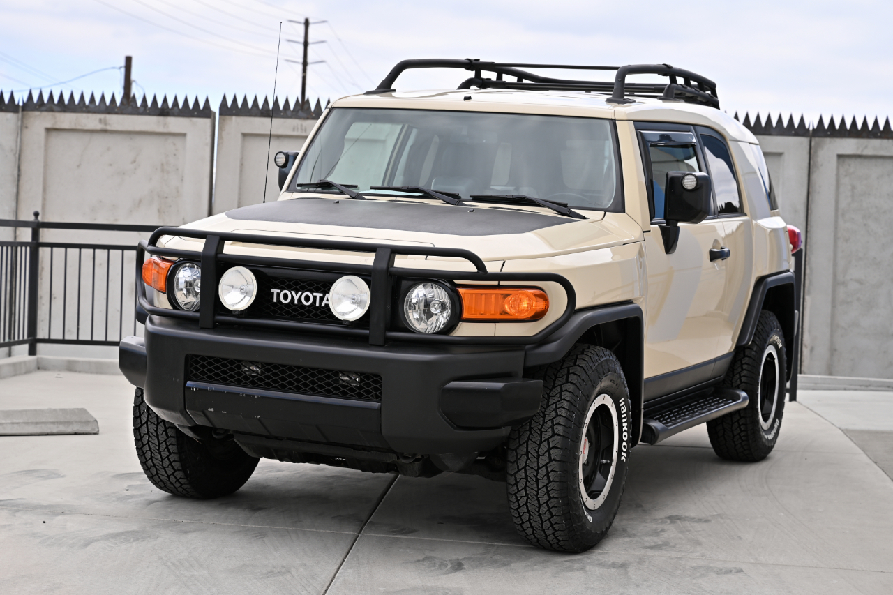 Toyota FJ Cruiser  2010