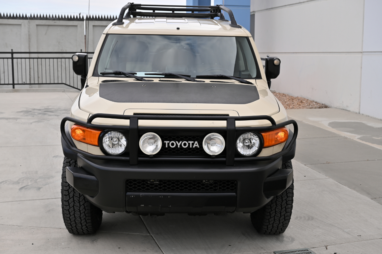 Toyota FJ Cruiser  2010