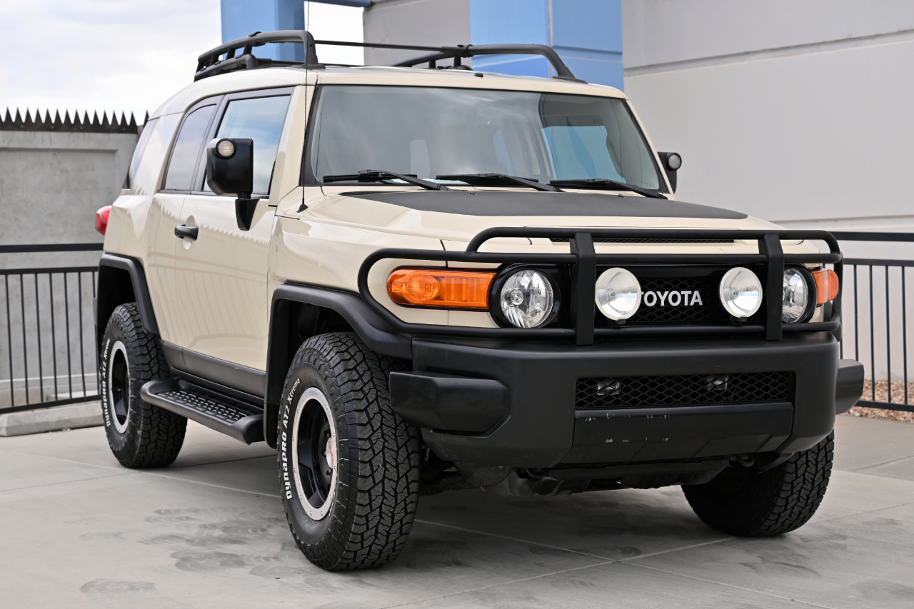 Toyota FJ Cruiser  2010