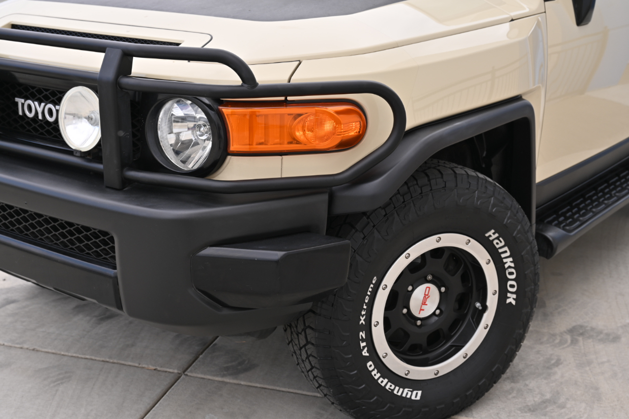Toyota FJ Cruiser  2010