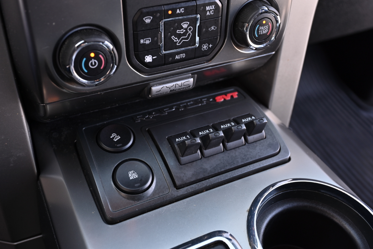 Ford F-150 4WD SuperCrew 145" SVT Raptor 2014