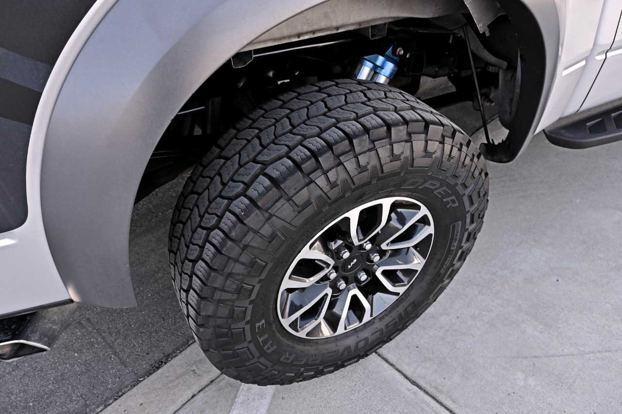 Ford F-150 4WD SuperCrew 145" SVT Raptor 2014
