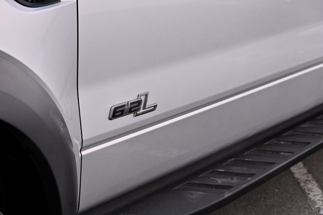 Ford F-150 4WD SuperCrew 145" SVT Raptor 2014