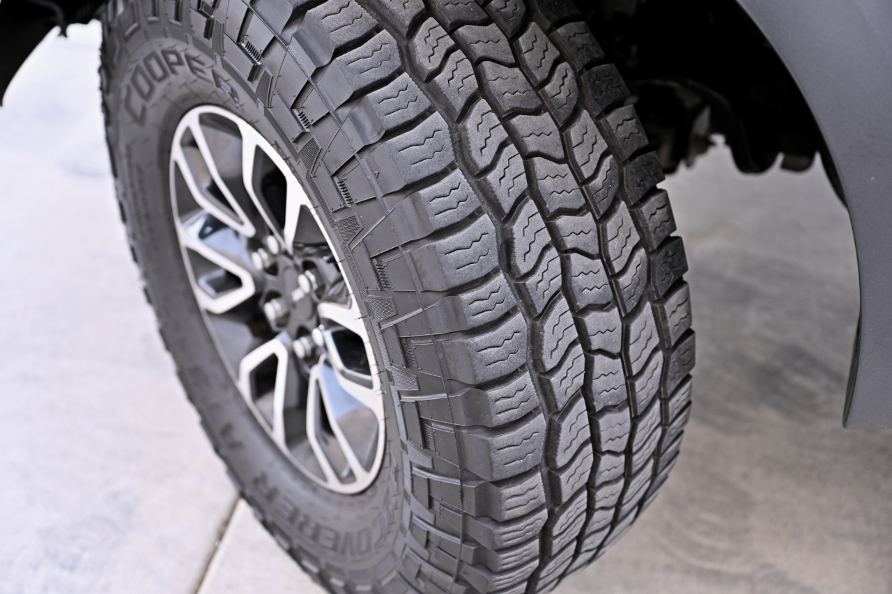 Ford F-150 4WD SuperCrew 145" SVT Raptor 2014