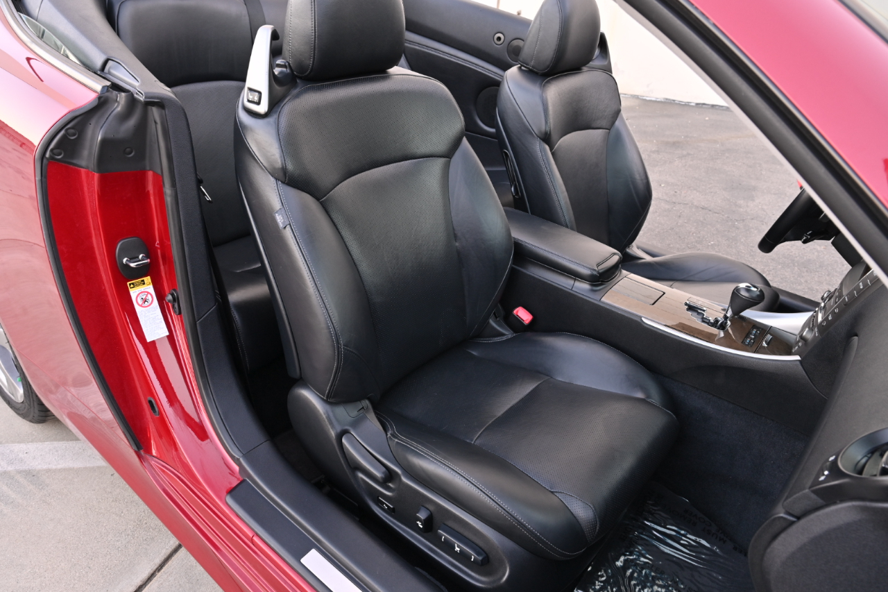 Lexus IS 250C  2010