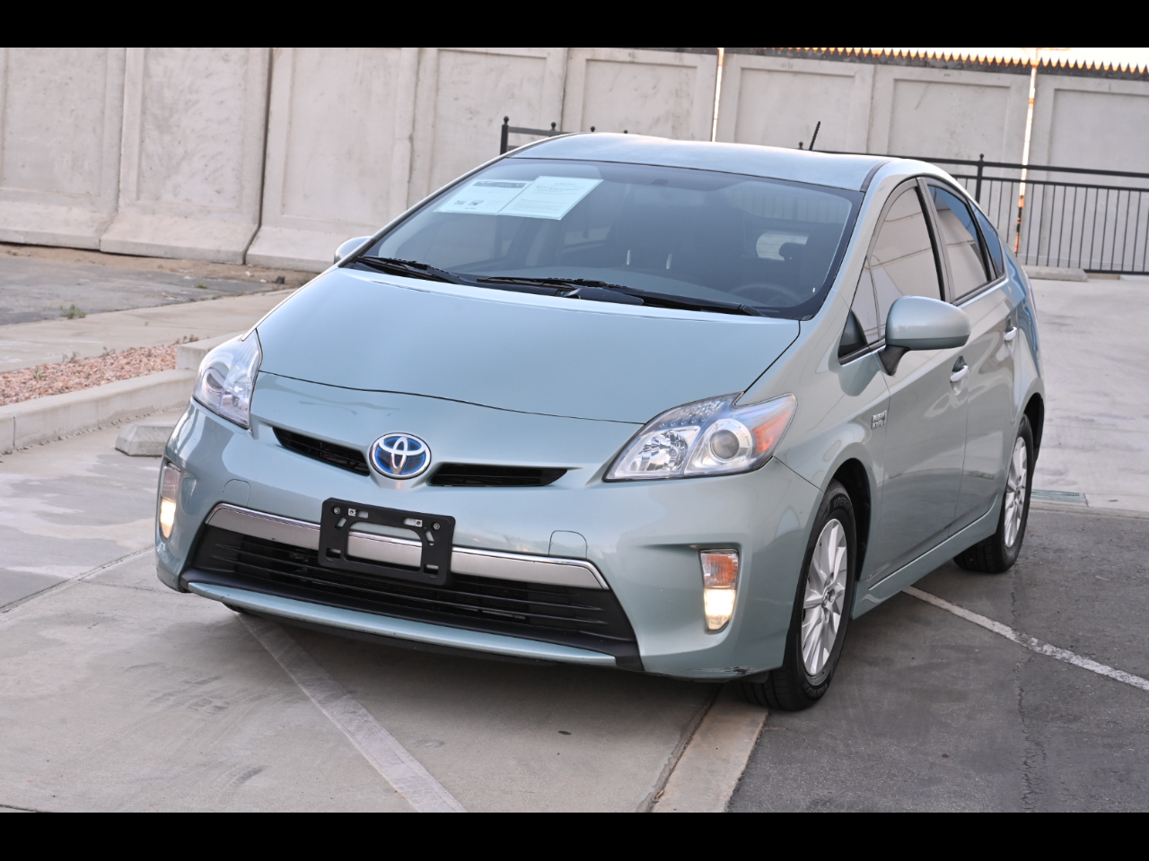 2014 Toyota Prius Plug-In 5dr HB