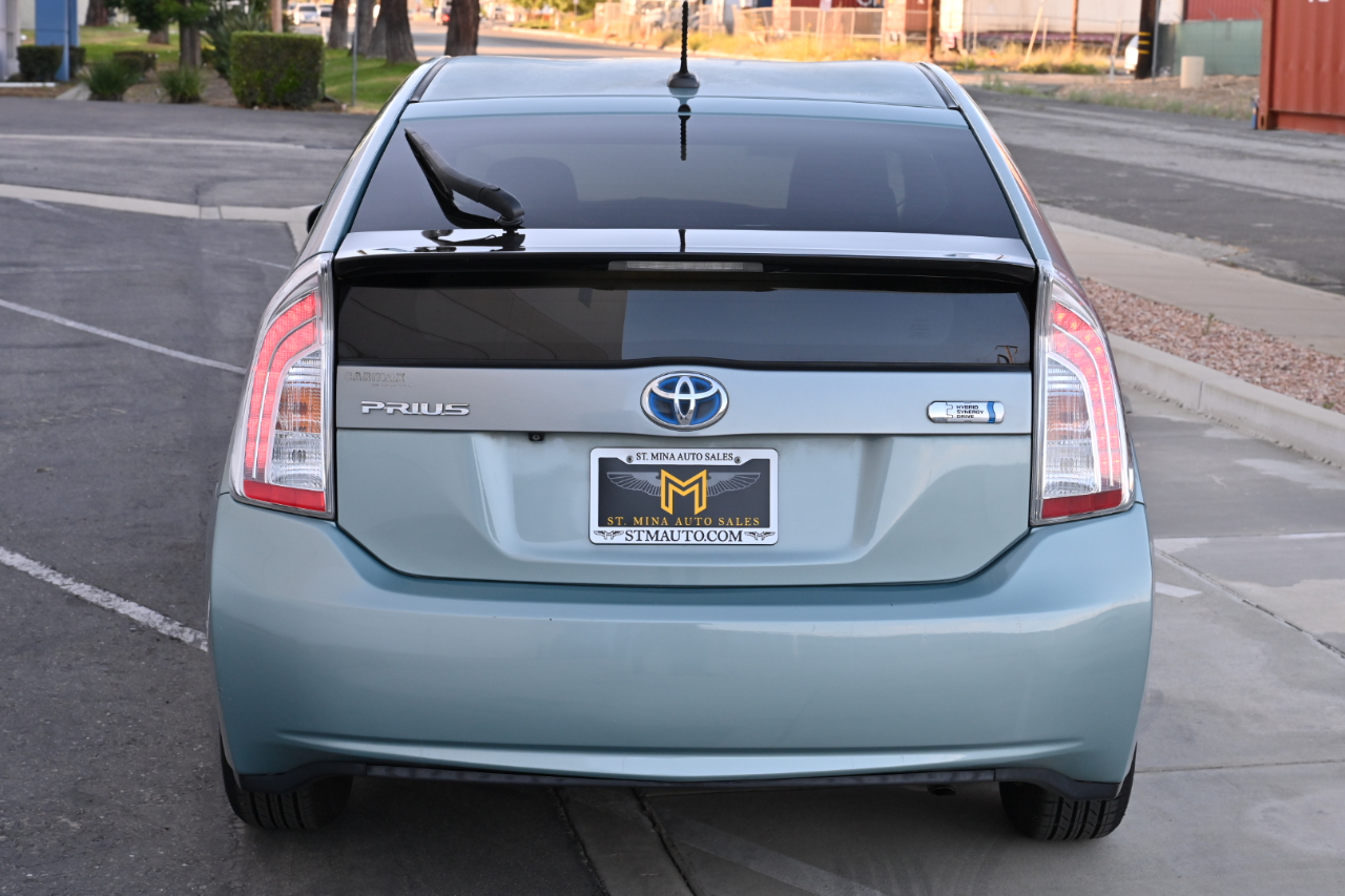 Toyota Prius Plug-In  2014