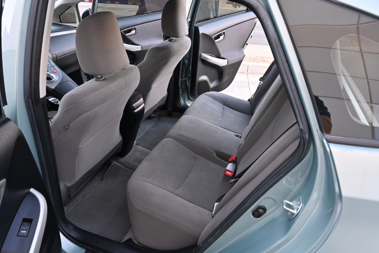Toyota Prius Plug-In  2014