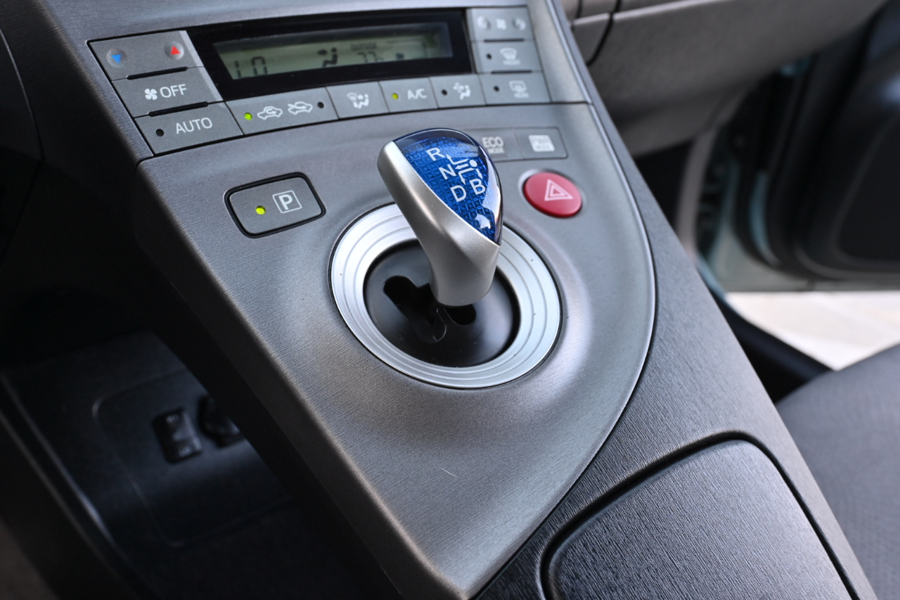 Toyota Prius Plug-In  2014