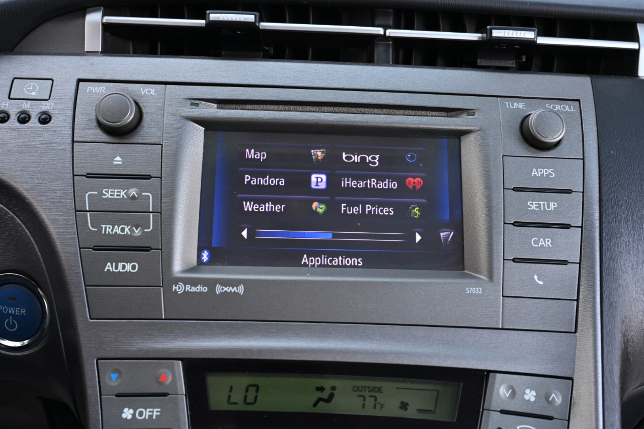 Toyota Prius Plug-In  2014