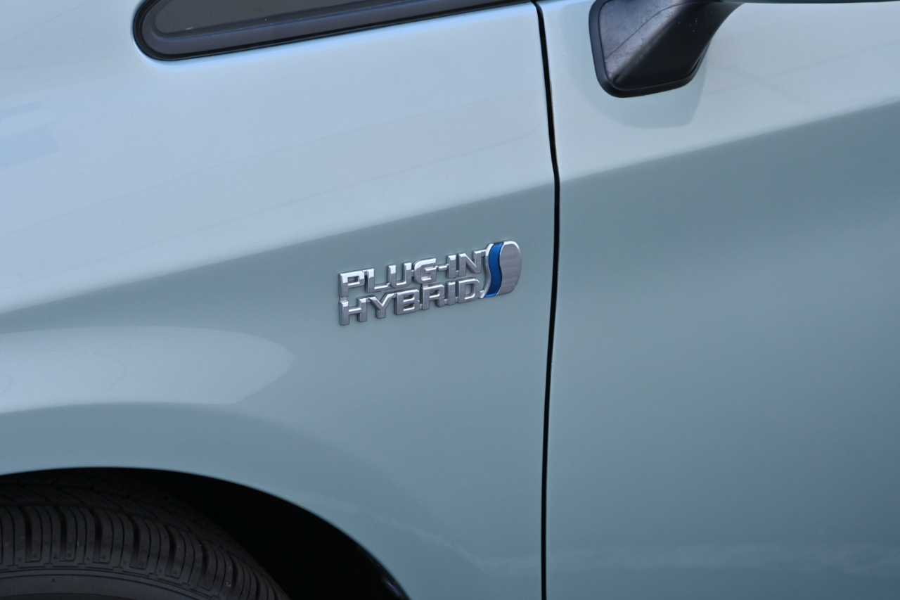 Toyota Prius Plug-In  2014