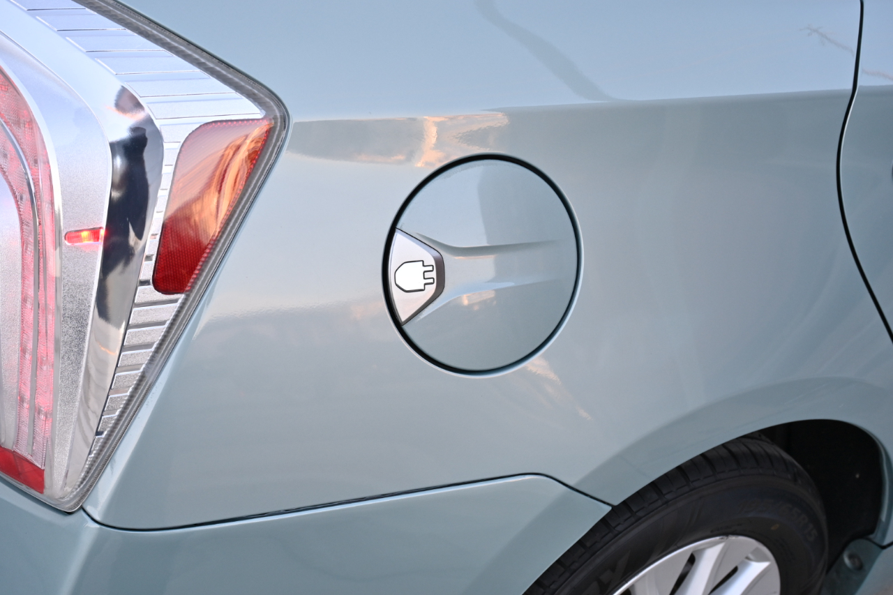 Toyota Prius Plug-In  2014