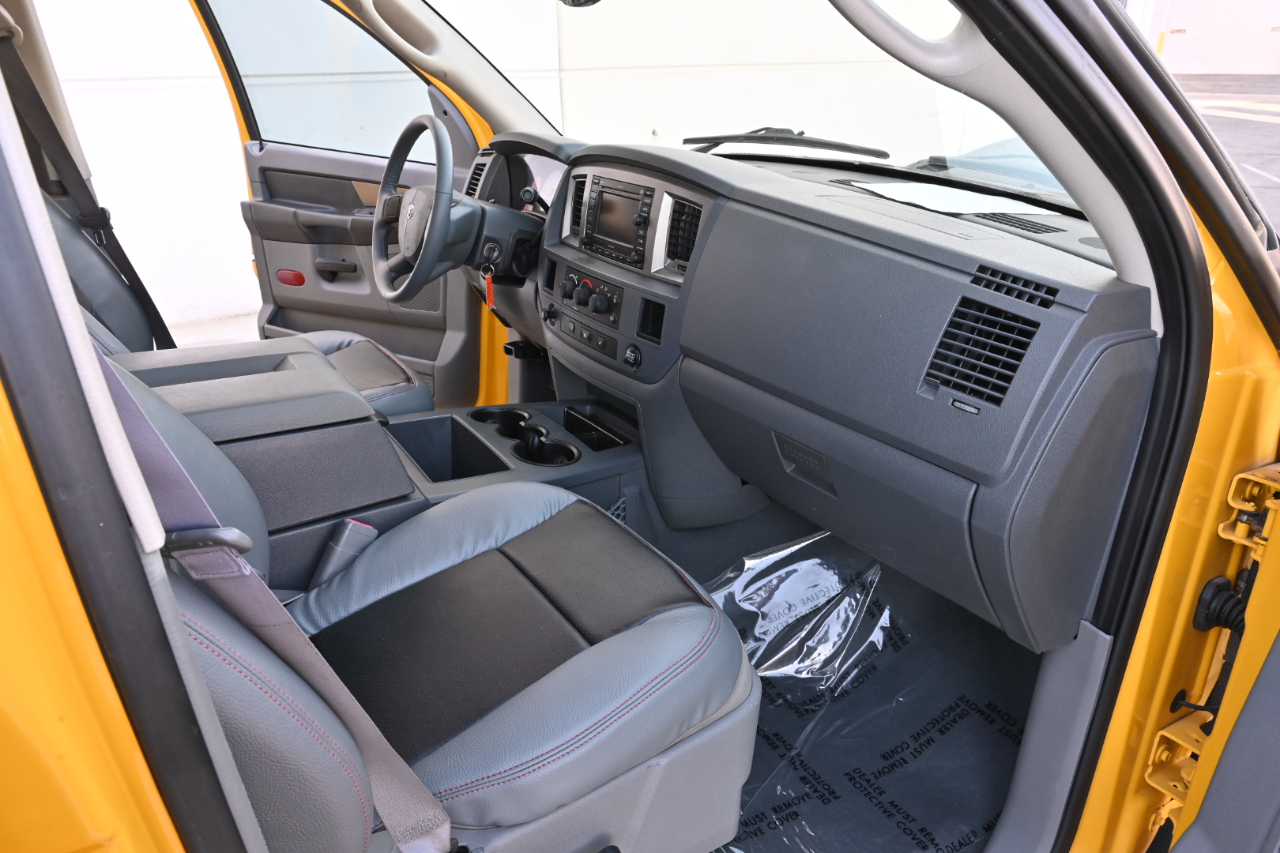 Dodge Ram 1500 2WD Quad Cab 140.5" SLT 2008