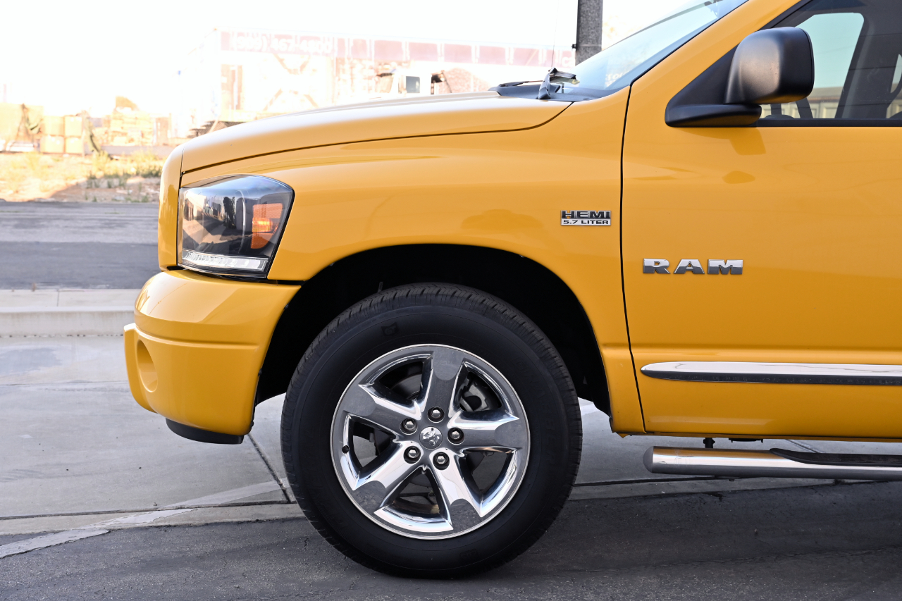 Dodge Ram 1500 2WD Quad Cab 140.5" SLT 2008